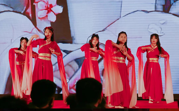 青岛BB贝博艾弗森官方网站塑业 青岛BB贝博艾弗森官方网站塑业